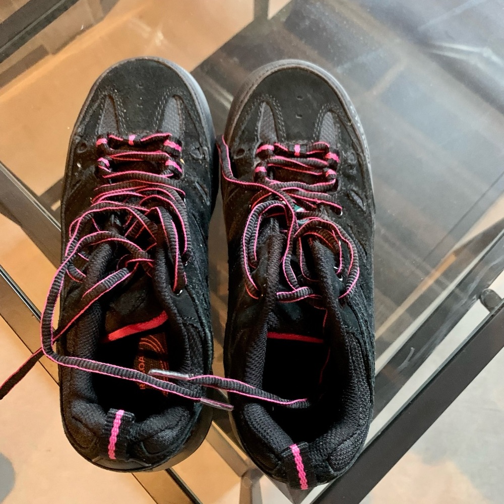 Steel toe shoes